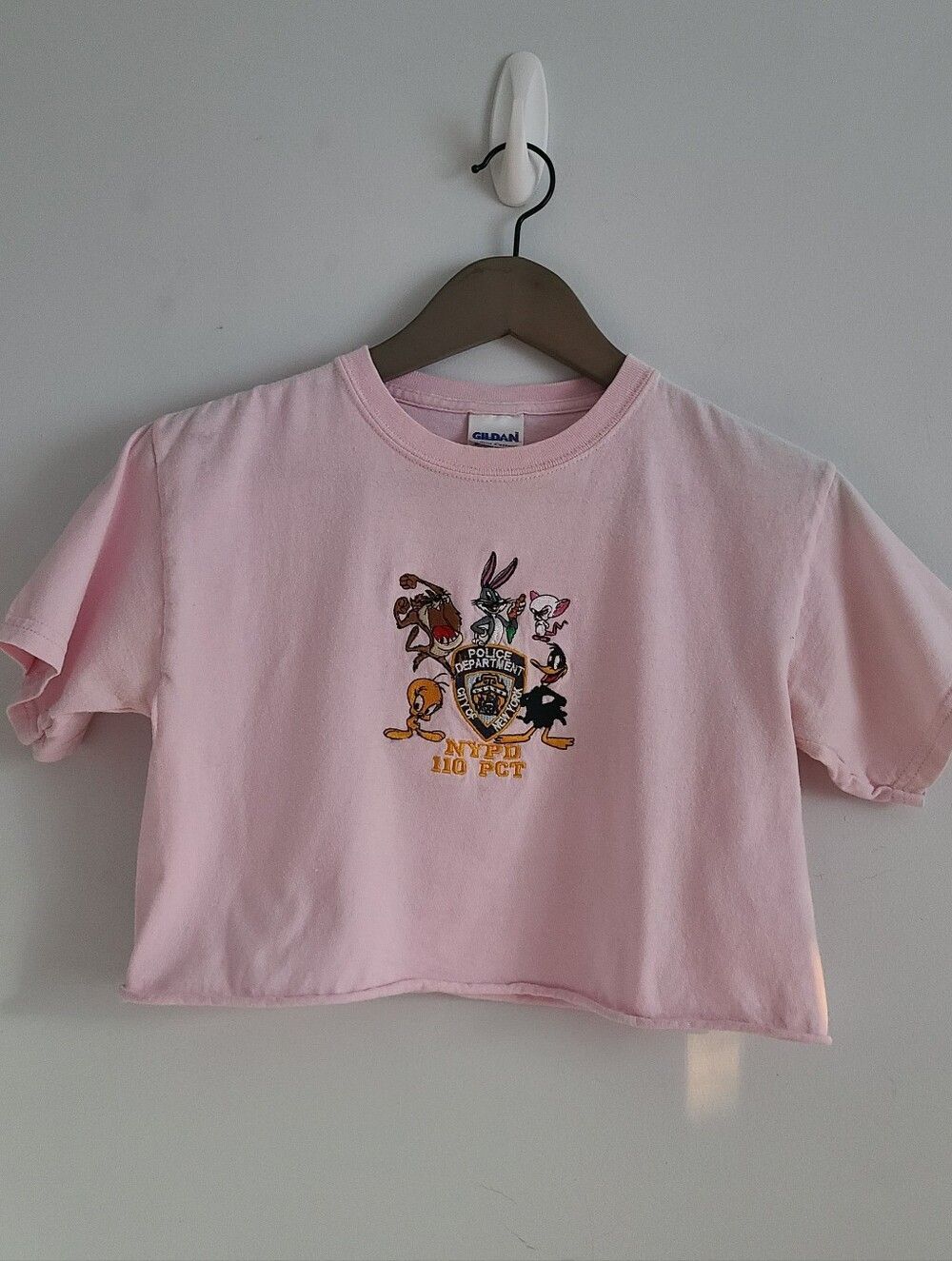 Gildan Light Pink Kids' Cartoon Badge Cropped Tee 100% Cotton Size S